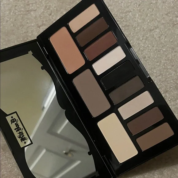 Kat Von D Eye Palette in Black and Gold - Picture 2 of 2